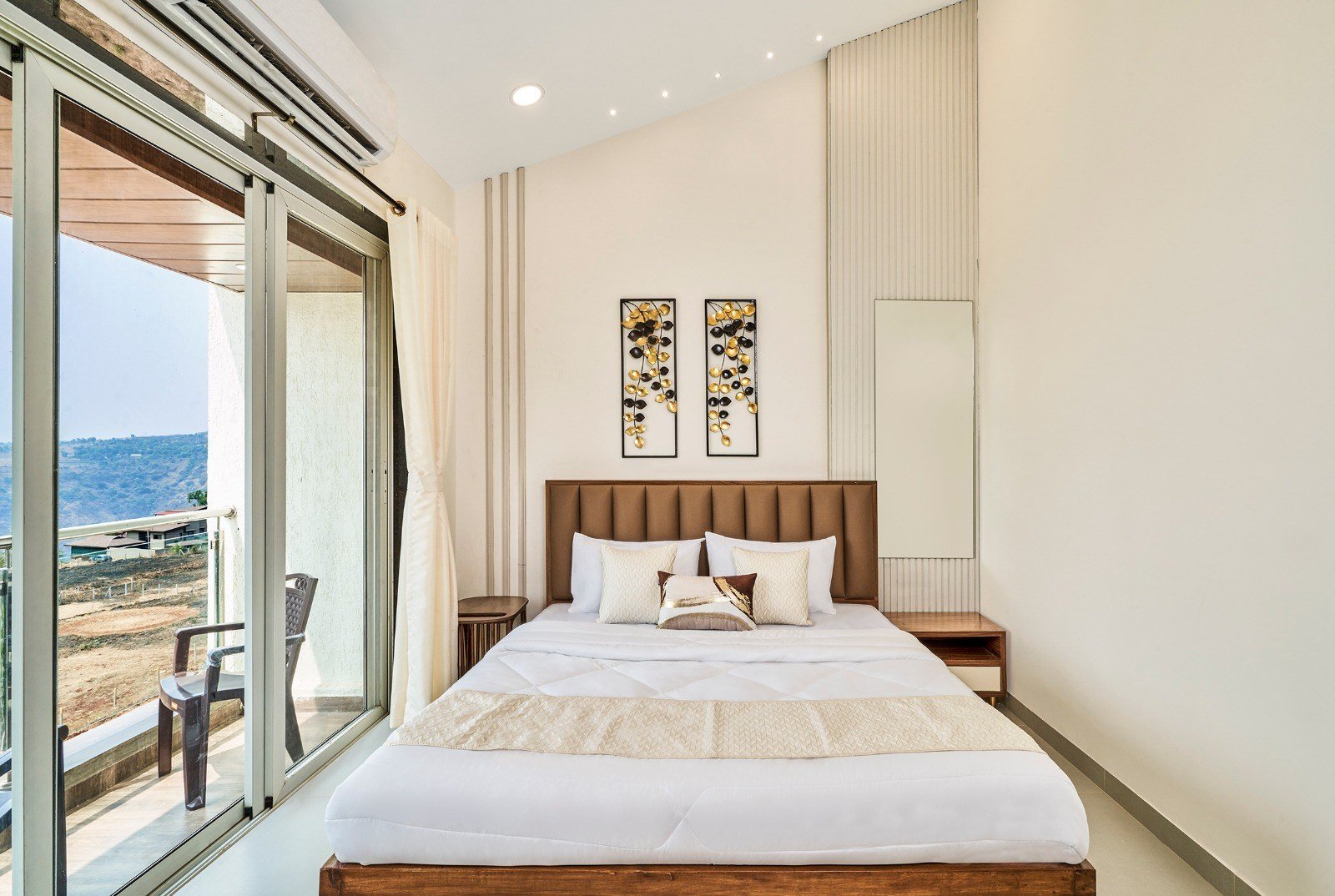 Balcony Bedroom Suite